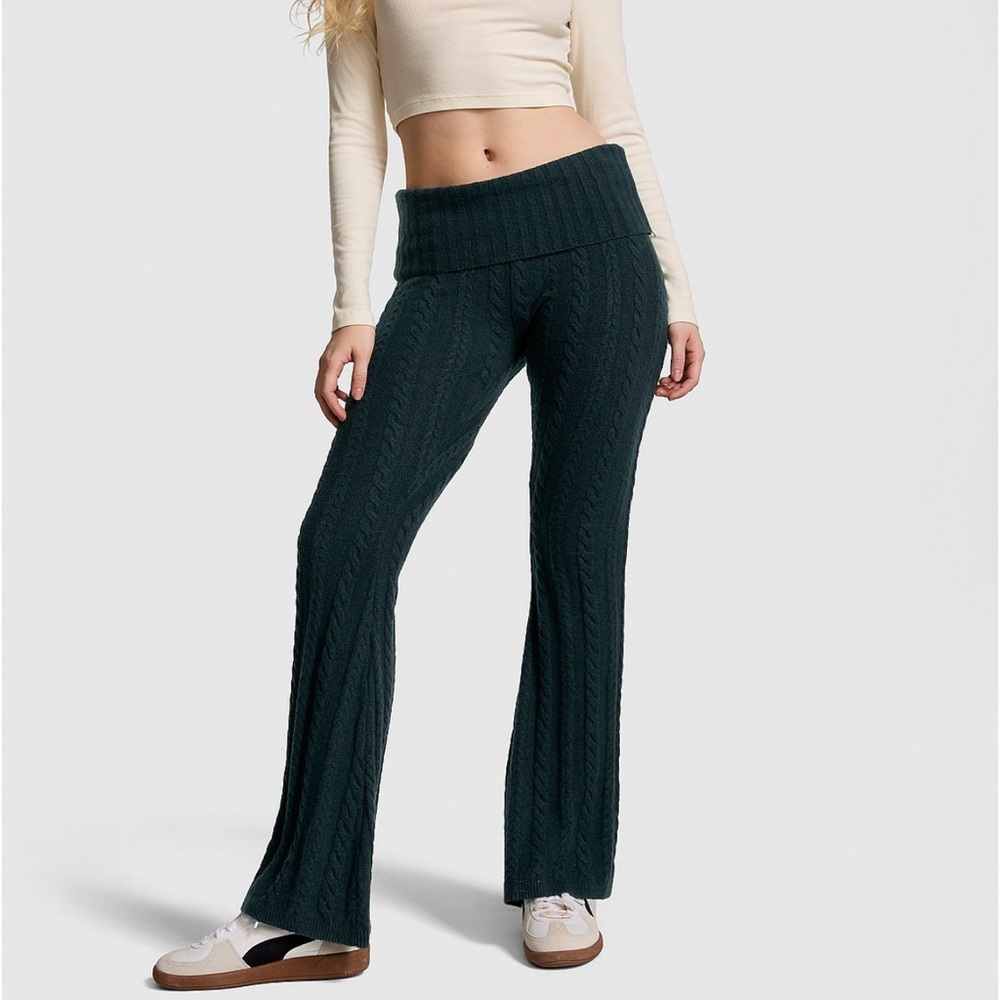Collegiate cable knit leggings